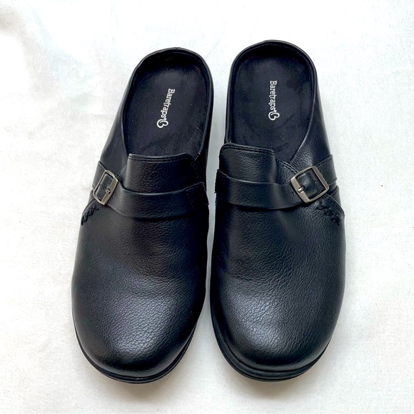 Baretraps Black Buckle Slip-On Comfort Clogs | Size 7 - Picture 1 of 8